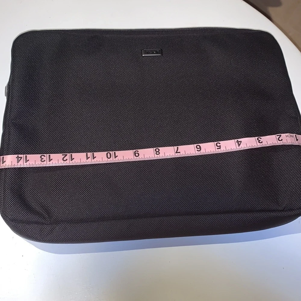 Tumi black computer case. Laptop bag travel